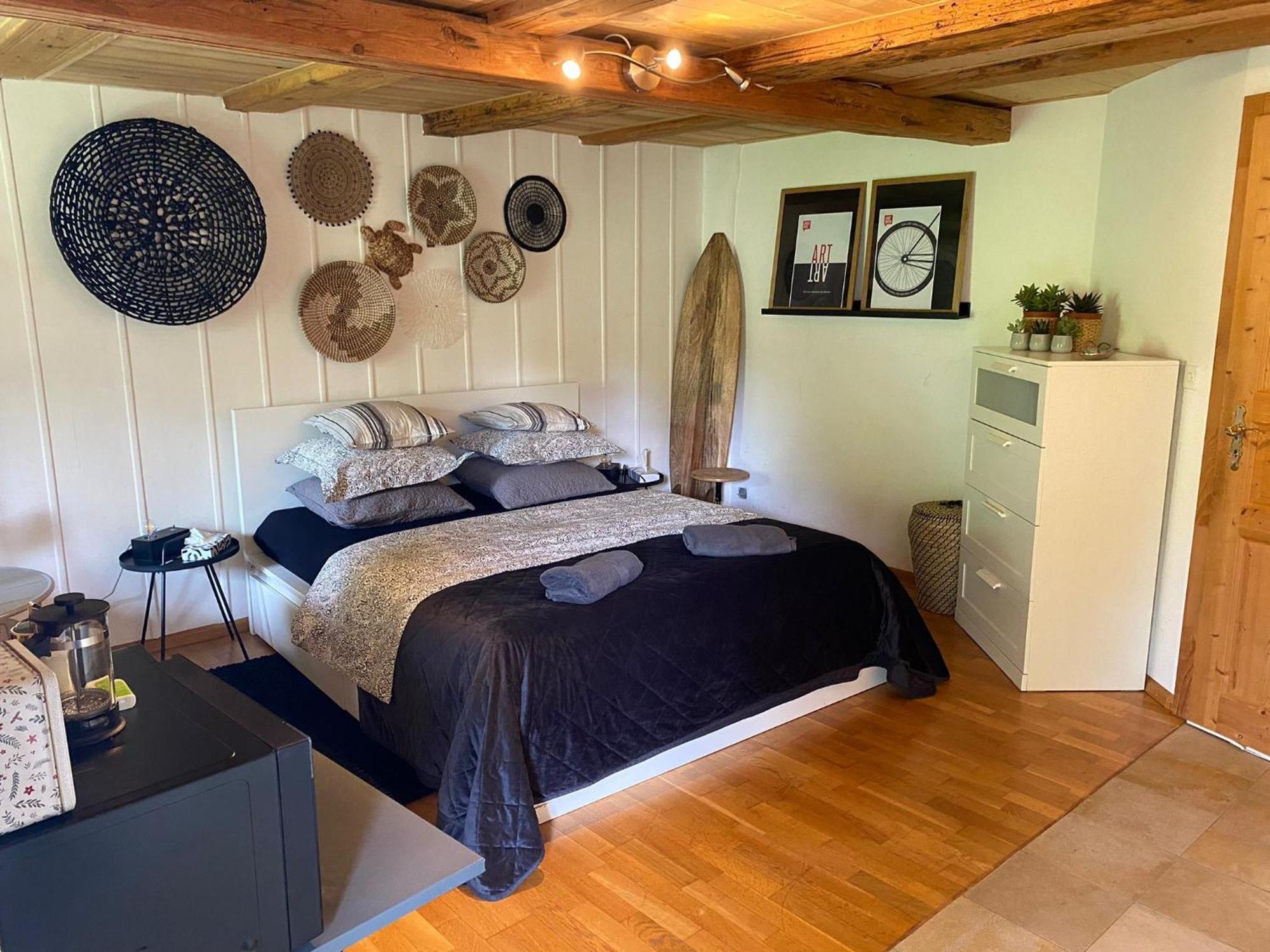 Lamaisonrouge Chambre D'Hotes Cormondreche Luaran gambar